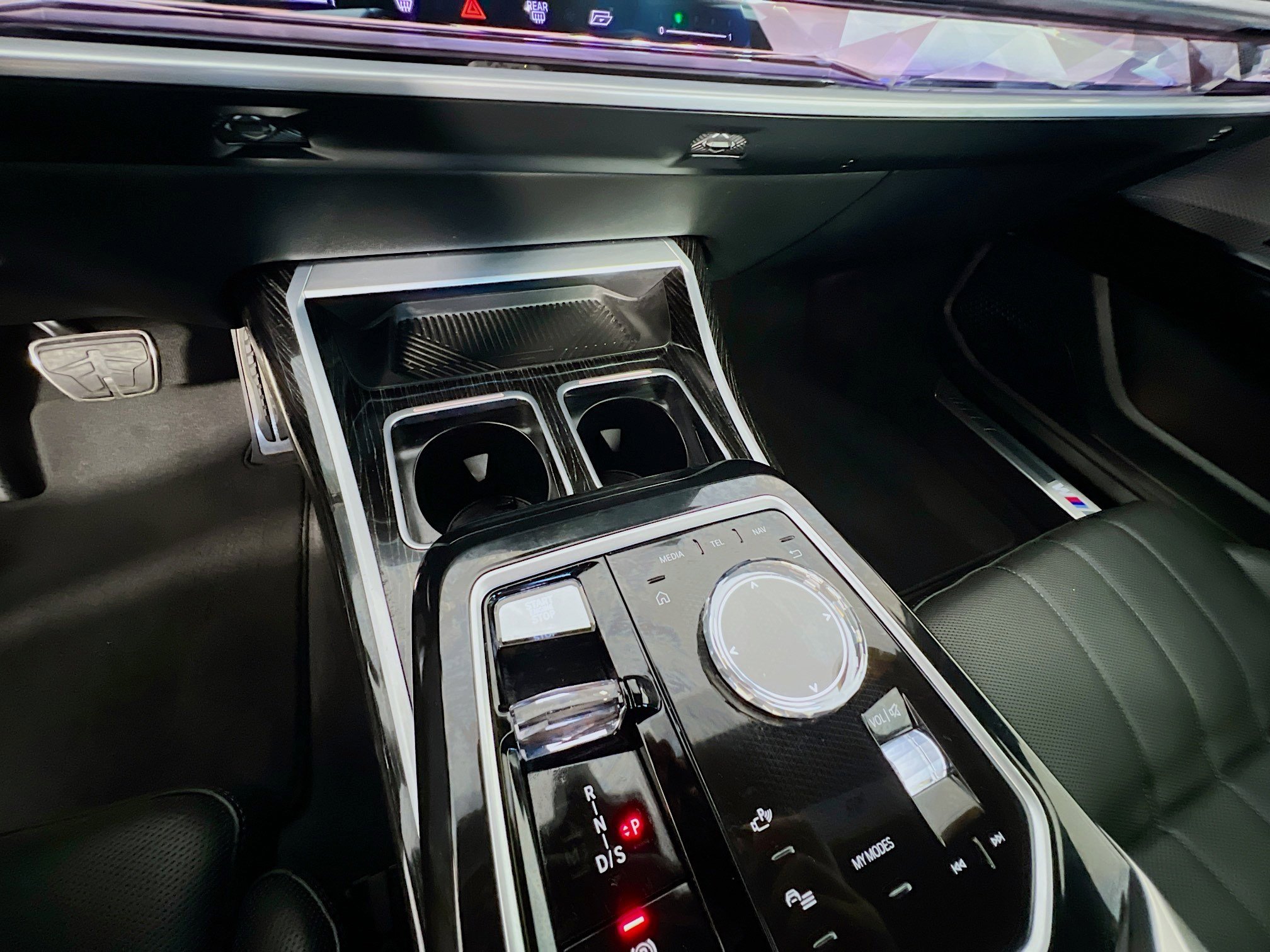 Used 2024 BMW 740i RWD image 25