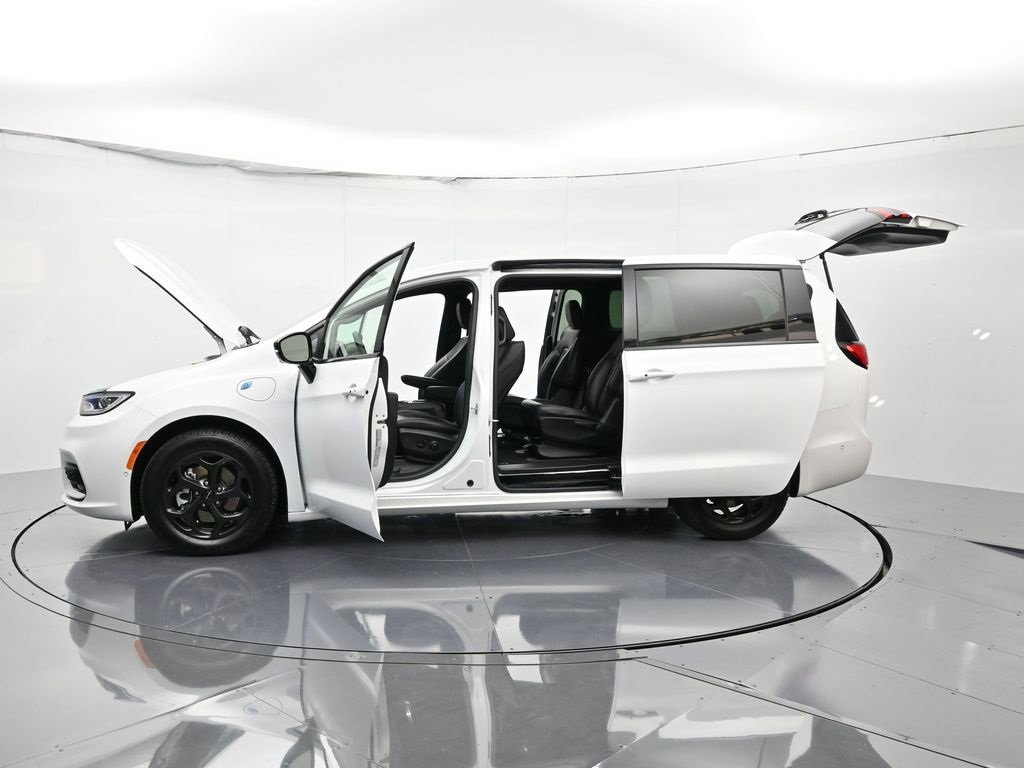 Used 2024 Chrysler Pacifica Select image 48