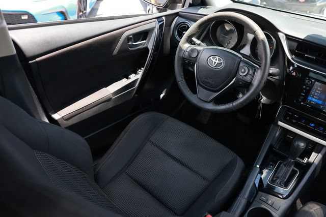 Used 2017 Toyota Corolla iM FWD image 23