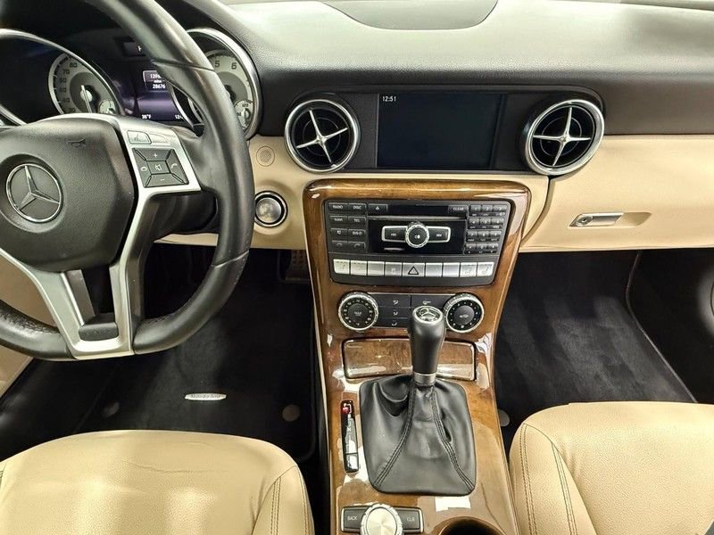 Used 2015 Mercedes-Benz SLK 250 image 10