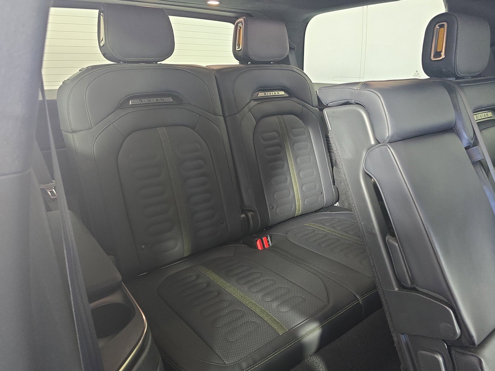 Used 2024 Rivian R1S Adventure AWD/4WD image 24