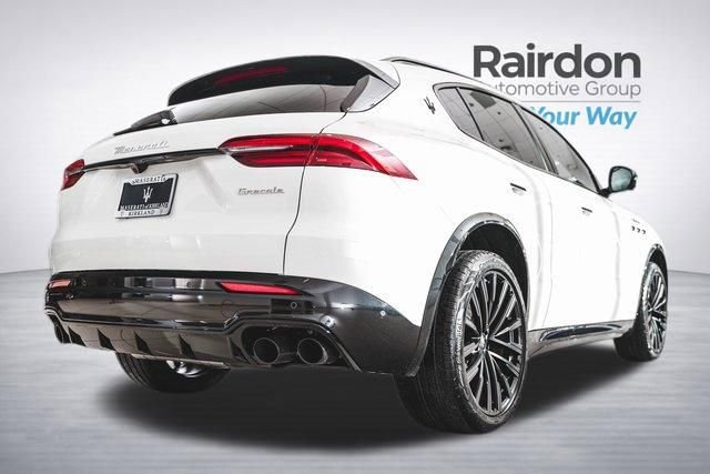 Used 2025 Maserati Grecale Modena image 11