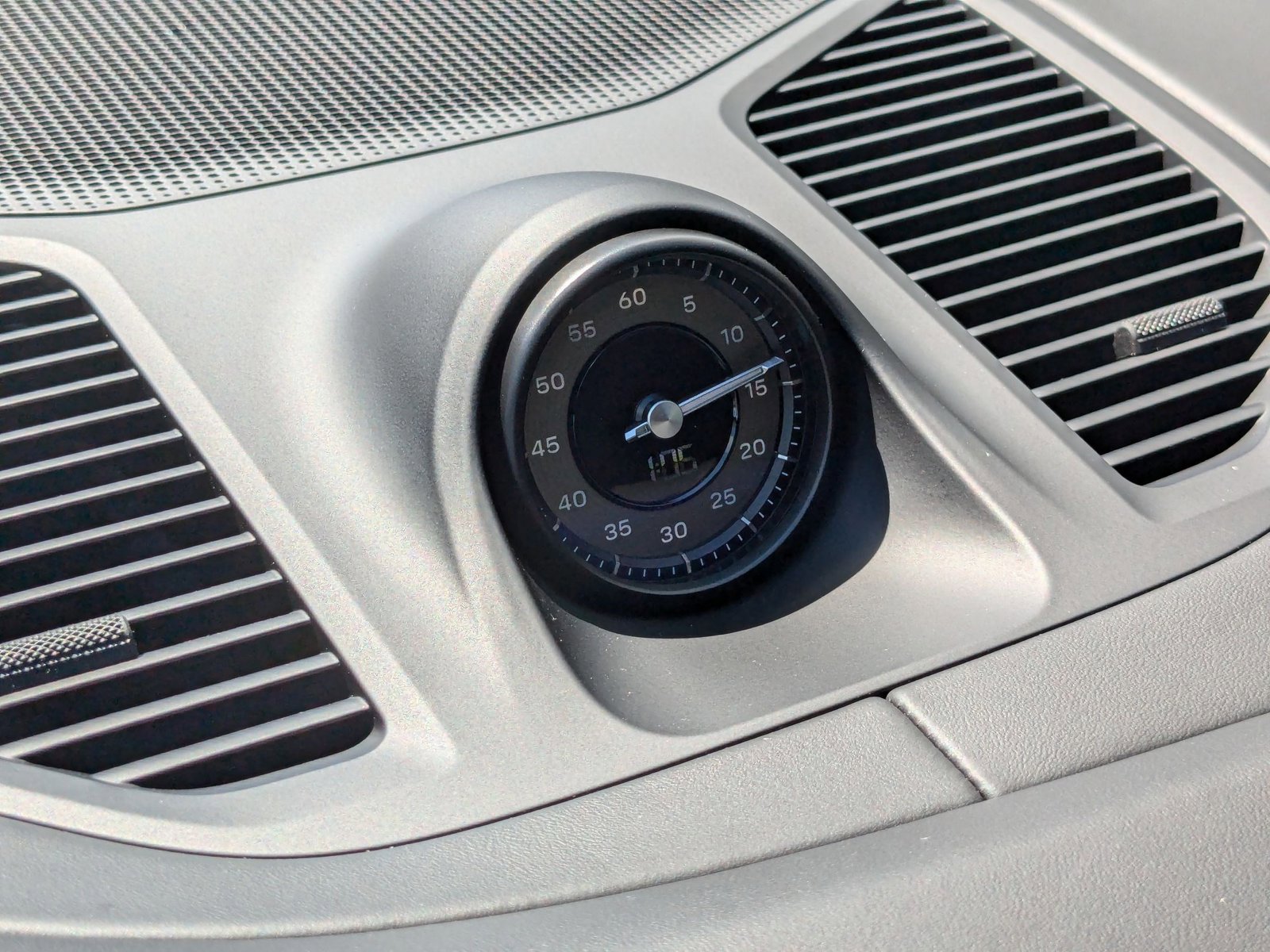 New 2025 Porsche Cayenne Turbo image 22