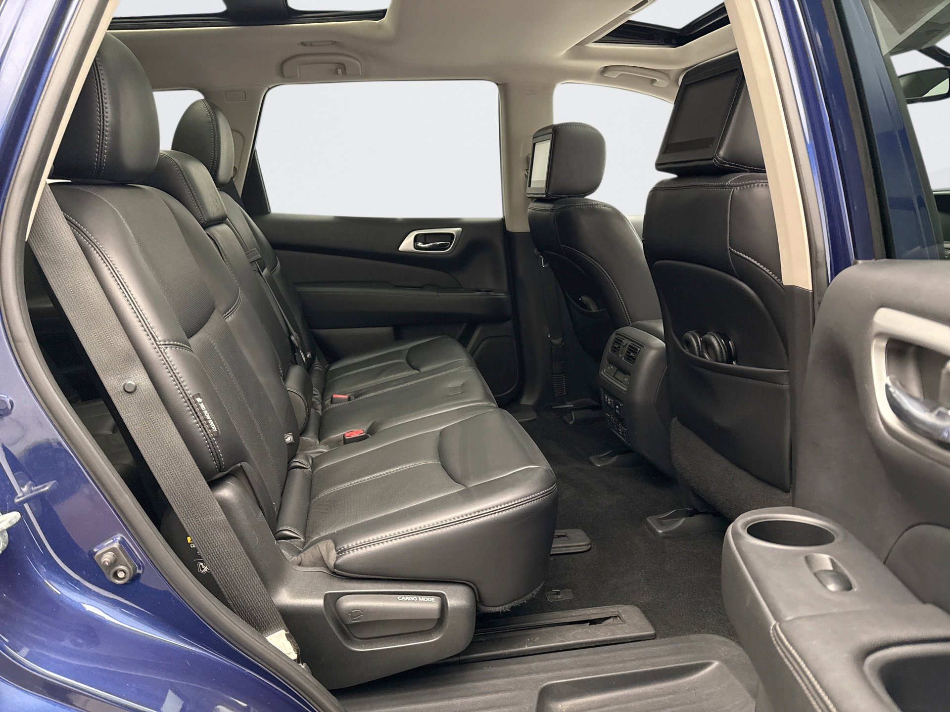 Used 2019 Nissan Pathfinder Platinum image 21