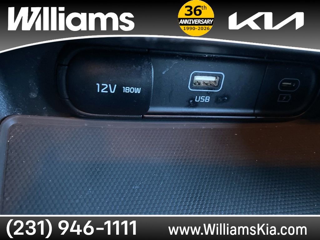 Used 2025 Kia Soul S image 25