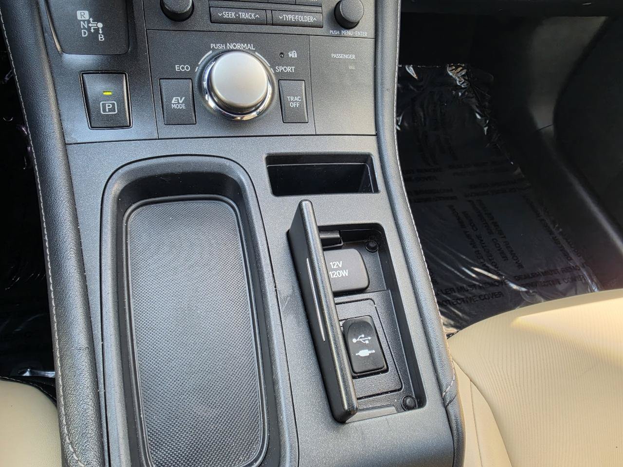 Used 2014 Lexus CT 200h FWD image 27