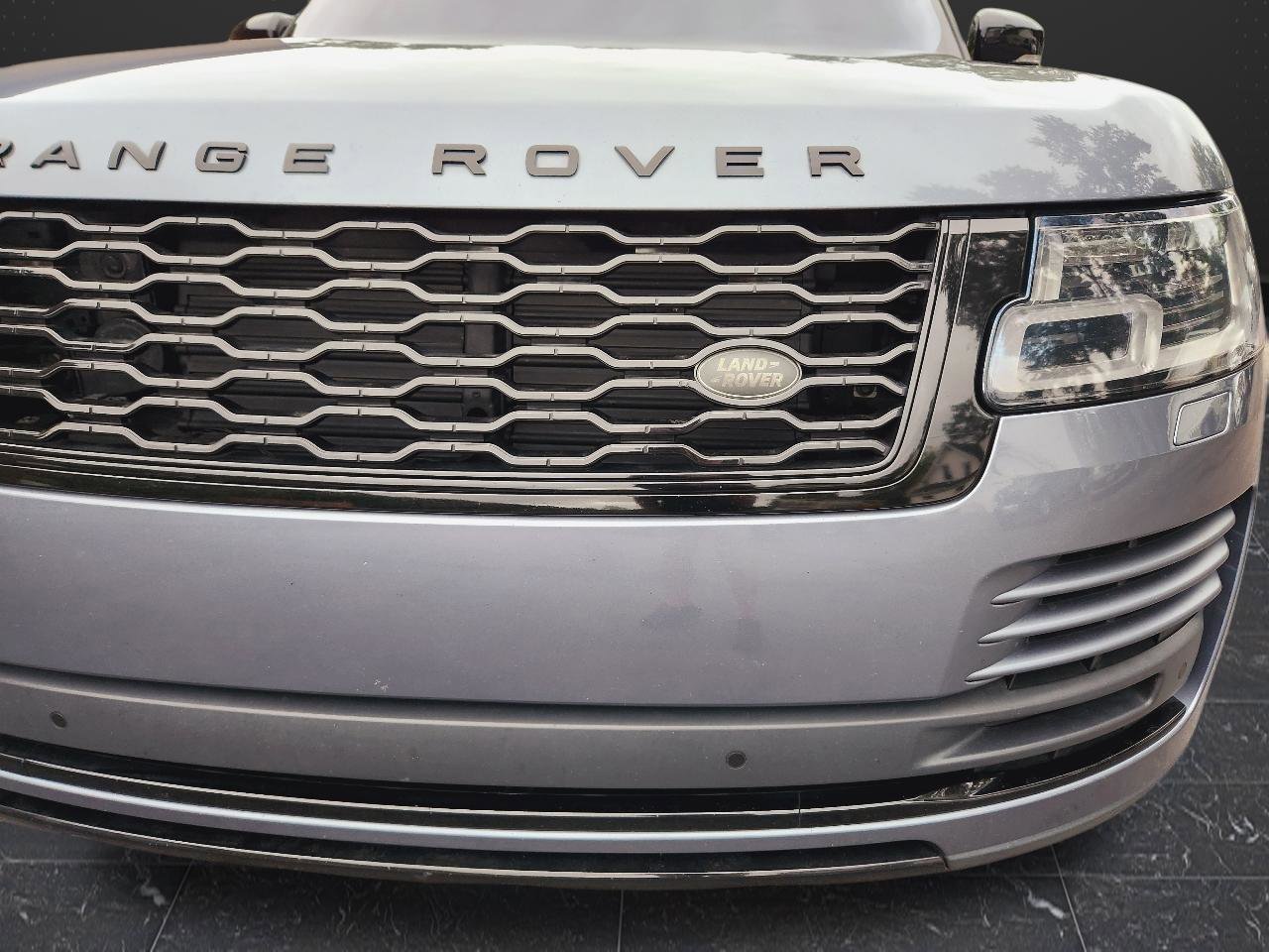 Used 2020 Land Rover Range Rover HSE image 34