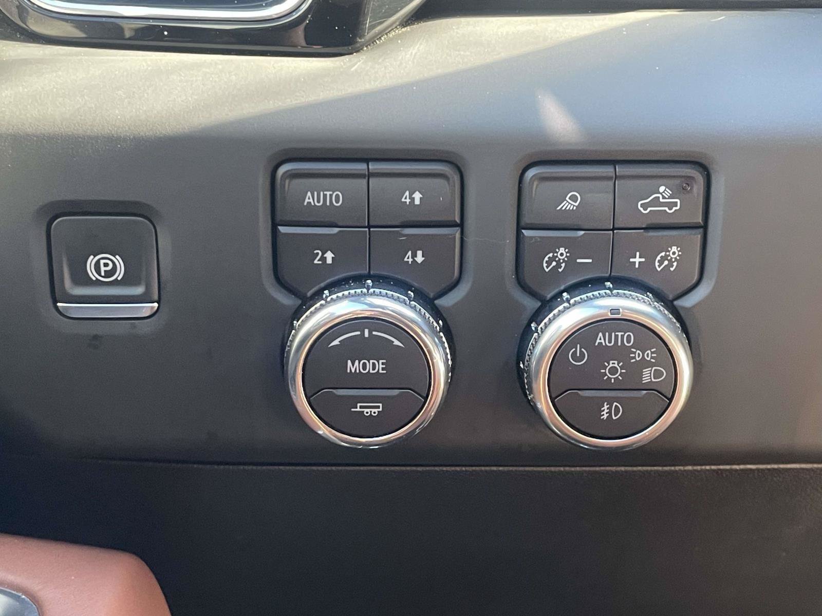Certified 2025 GMC Sierra 2500 Denali Ultimate w/ Max Trailering Package AWD/4WD image 29