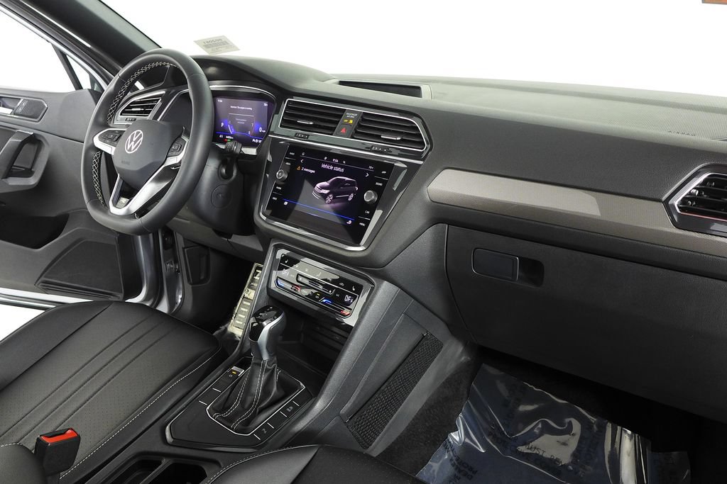 Certified 2023 Volkswagen Tiguan SE R-Line FWD image 13