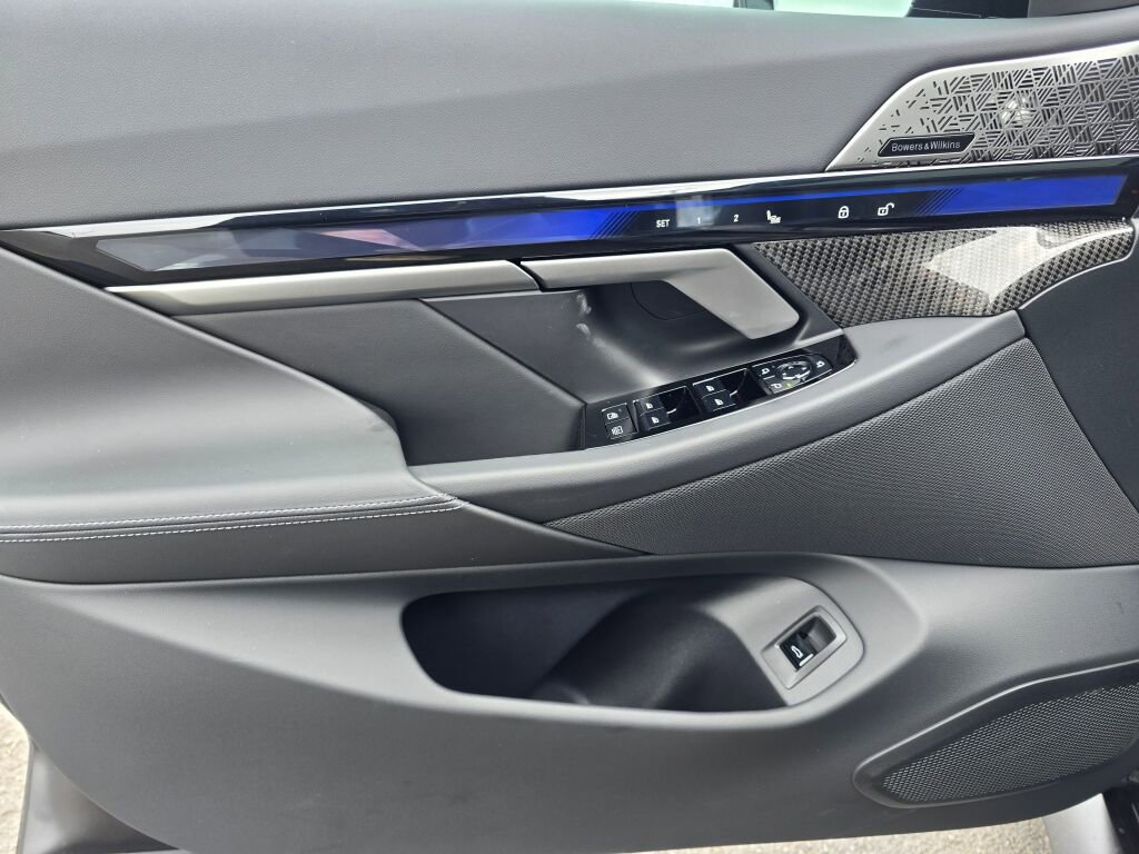 Used 2026 BMW M5 image 34