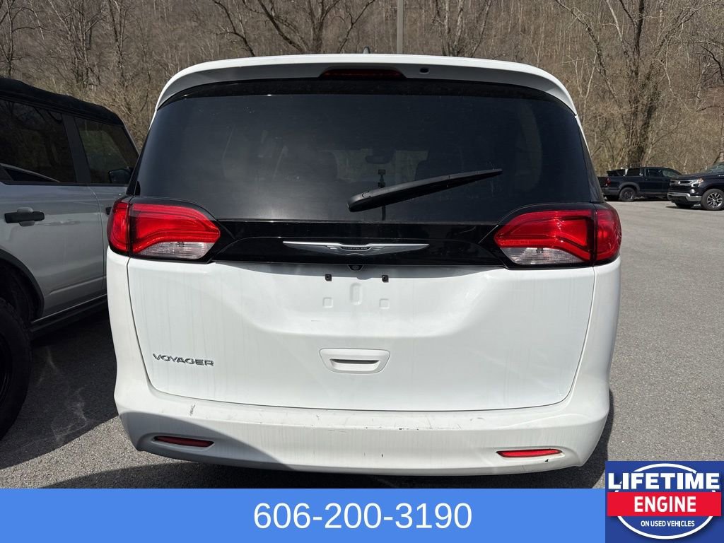Used 2023 Chrysler Voyager LX FWD image 10