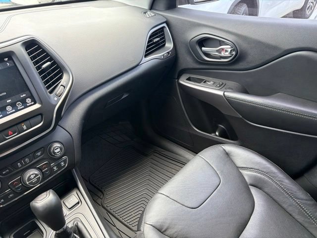Used 2021 Jeep Cherokee Latitude Lux w/ Comfort/Convenience Group FWD image 35