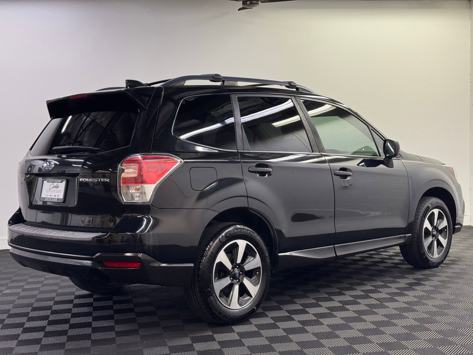 Used 2018 Subaru Forester 2.5i Premium w/ All-Weather Package image 2