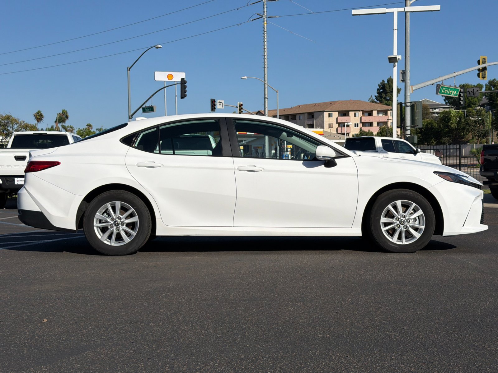 Used 2025 Toyota Camry LE w/ Convenience Package AWD/4WD image 6