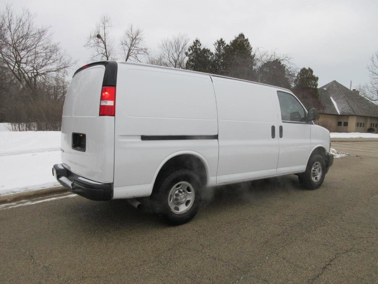 Used 2021 Chevrolet Express 2500 w/ Driver Convenience Package image 6