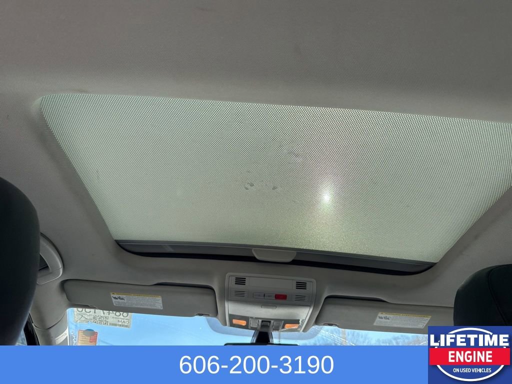 Used 2021 Volkswagen Golf 4-Door image 16