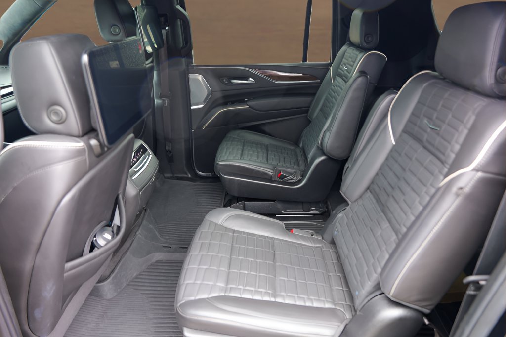 Certified 2024 Cadillac Escalade ESV Sport Platinum w/ LPO, ONYX Package AWD/4WD image 25