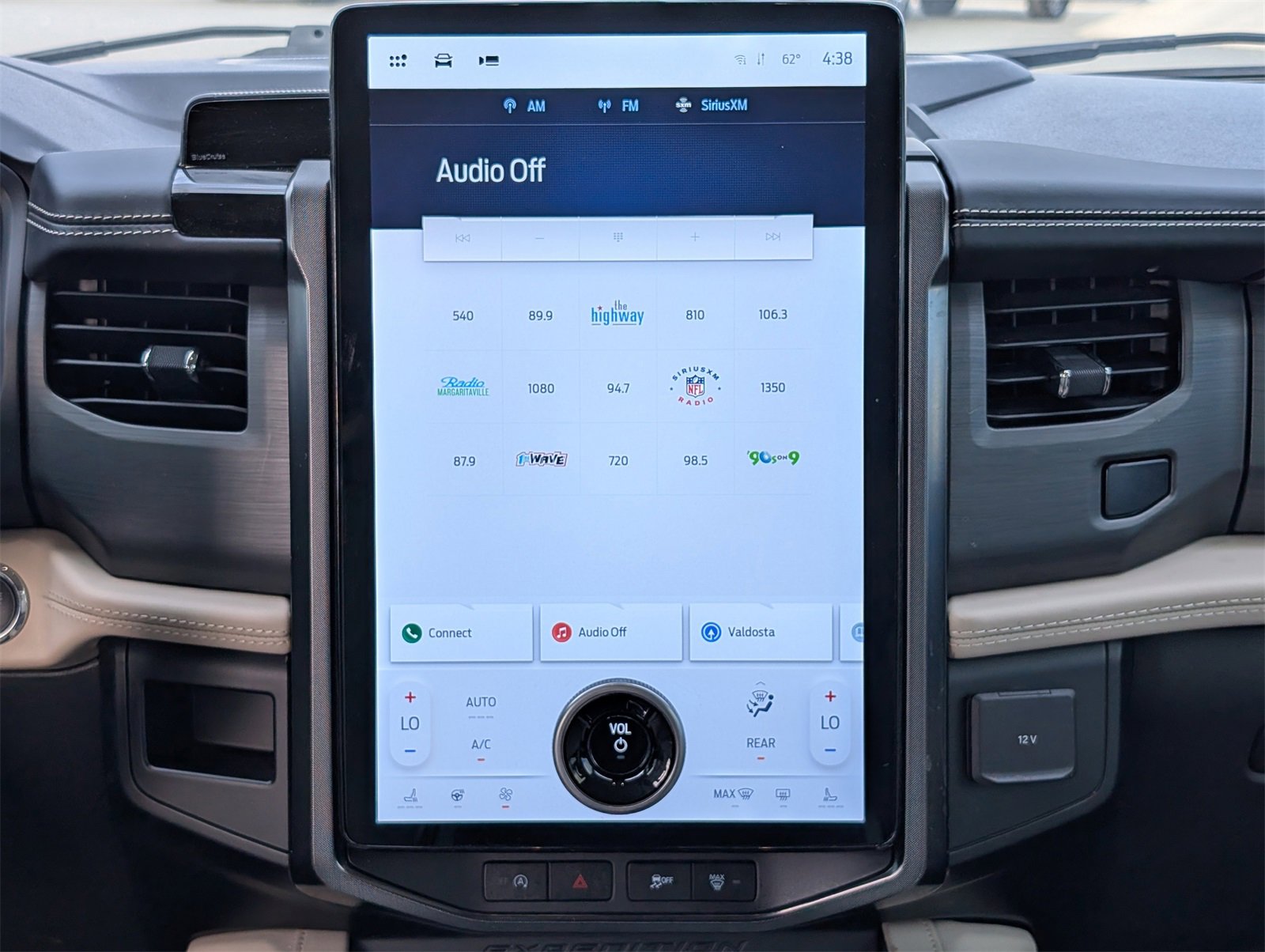 Used 2024 Ford Expedition Max Platinum image 18