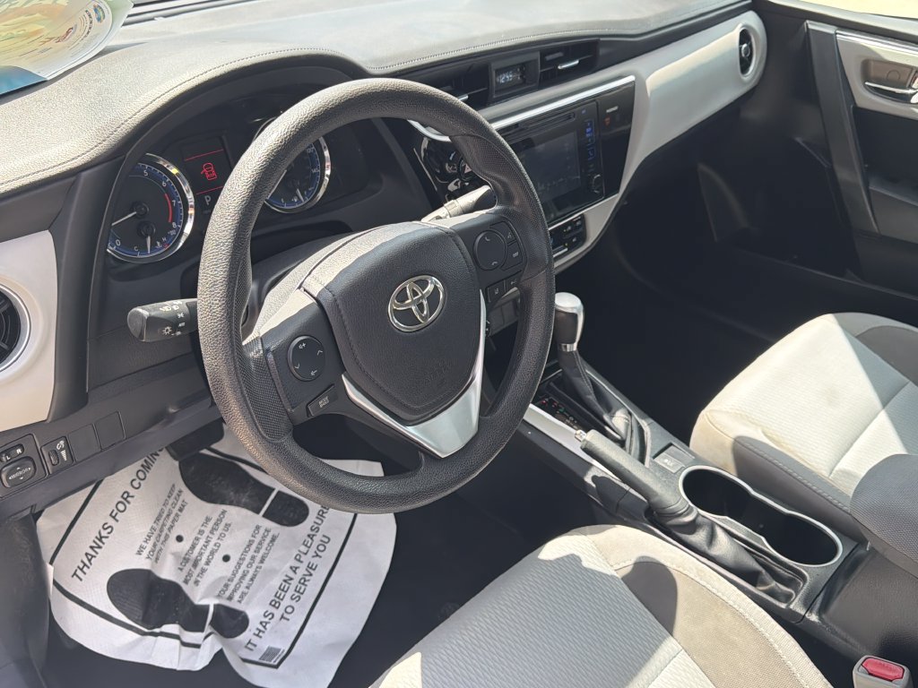 Used 2017 Toyota Corolla LE w/ Carpet Mat Package (TMS) FWD image 6