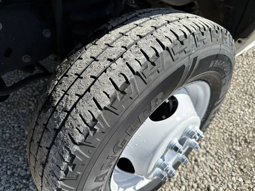 Used 2019 Ford E-350 and Econoline 350 Super Duty w/ Power Windows & Locks Group image 11