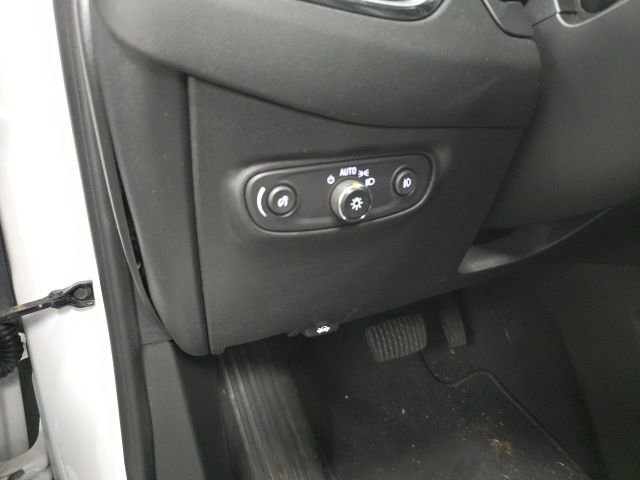 Used 2022 Chevrolet Equinox Premier FWD image 16