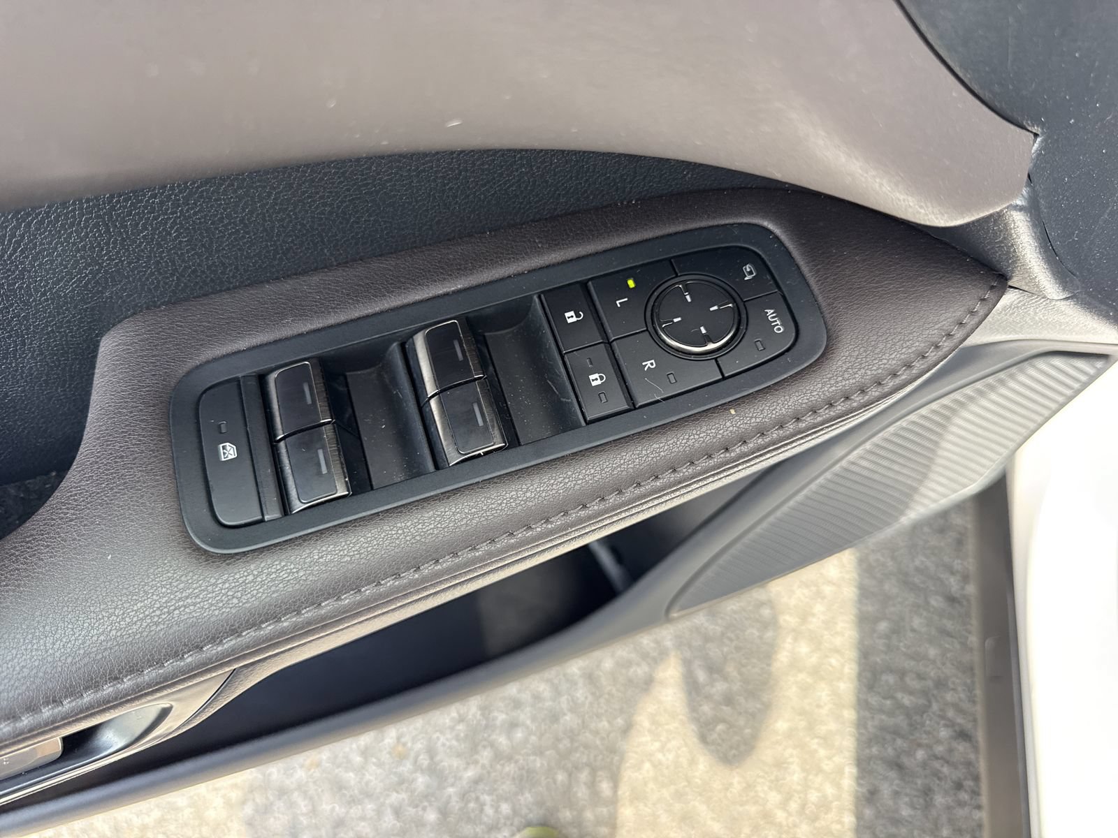 Used 2023 Lexus RX 350 FWD w/ Accessory Package (Z1) image 16