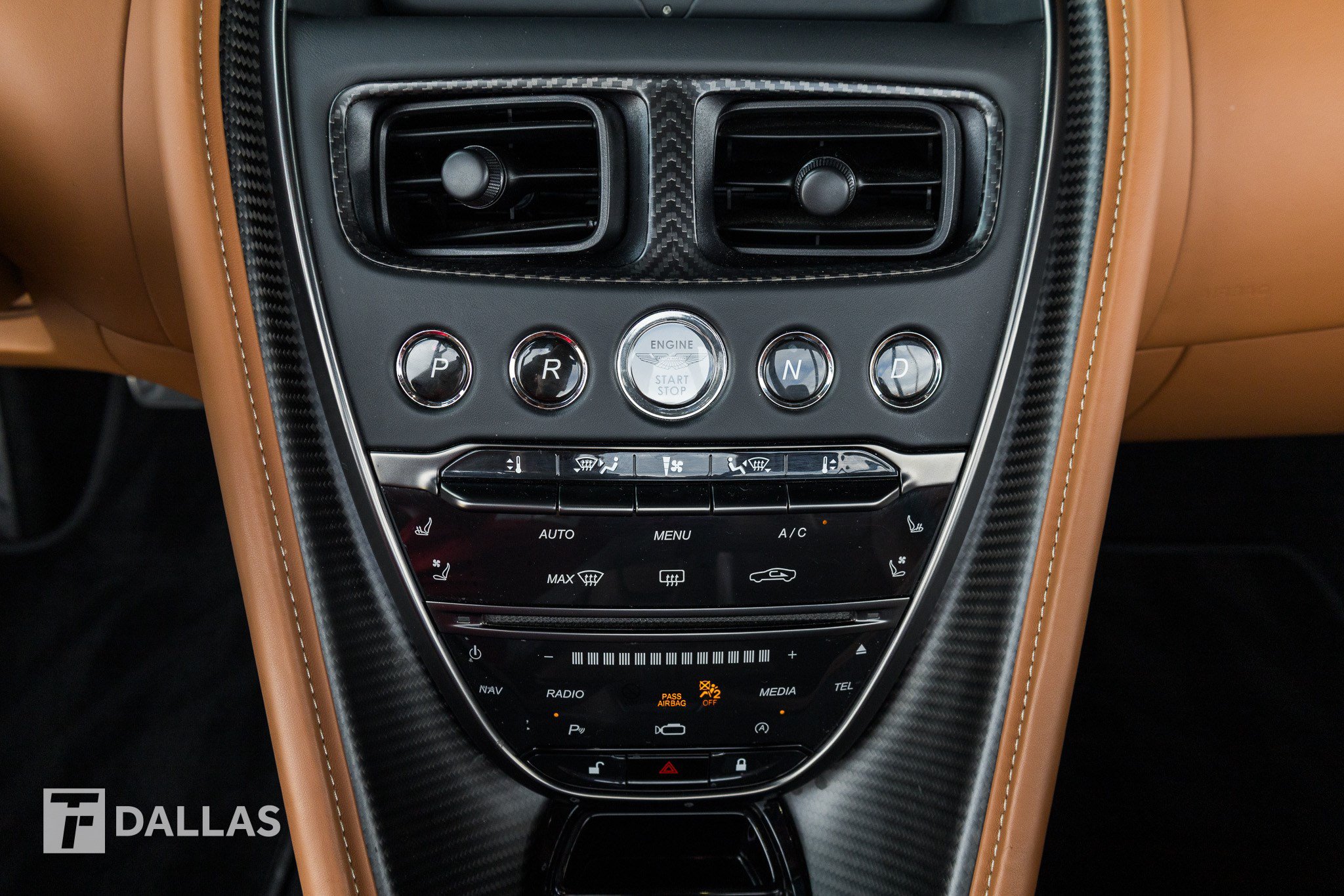 Used 2023 Aston Martin DBS Superleggera Volante RWD image 30