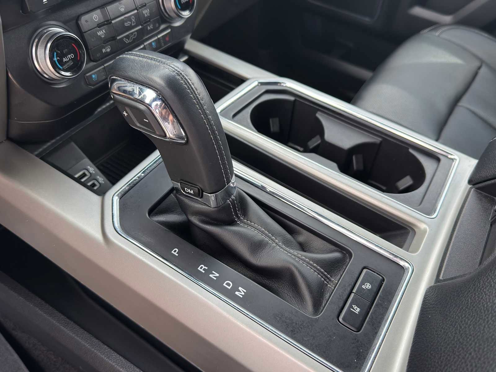 Used 2018 Ford F150 Lariat w/ Equipment Group 502A Luxury image 19