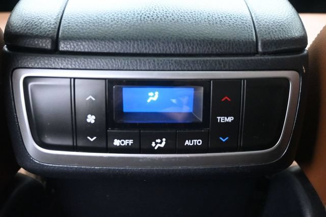 Used 2019 Toyota Highlander Limited FWD image 22