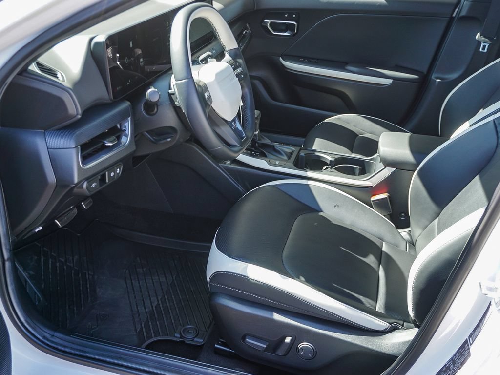 Certified 2025 Kia K4 GT-Line Turbo FWD image 18