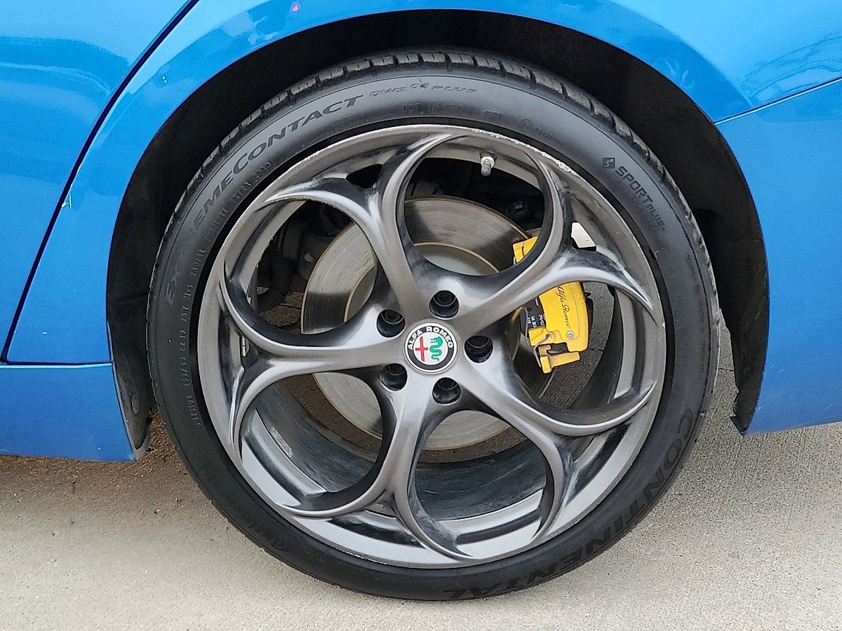 Used 2019 Alfa Romeo Giulia Ti Sport w/ Quick Order Package 22U Sport image 6