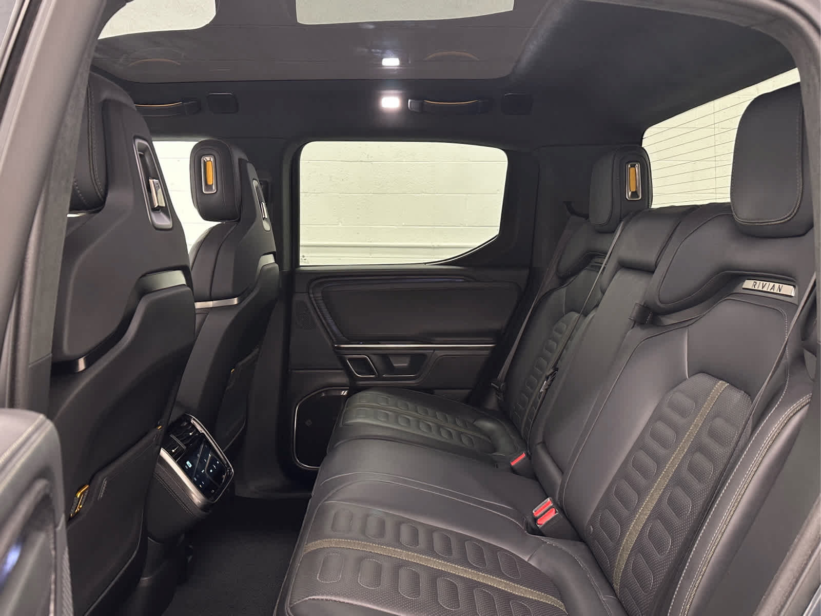 Used 2023 Rivian R1T Adventure AWD/4WD image 15