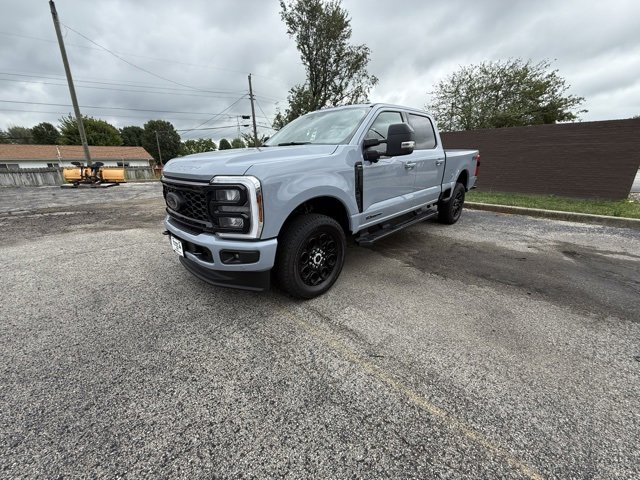 Used 2025 Ford F250 Lariat w/ Lariat Ultimate Package image 3