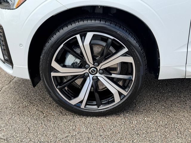 Certified 2024 Volvo XC60 B5 Ultimate AWD/4WD image 11