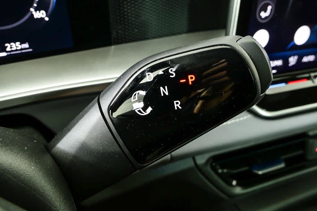 New 2026 Volkswagen Tiguan SE R-Line FWD image 19