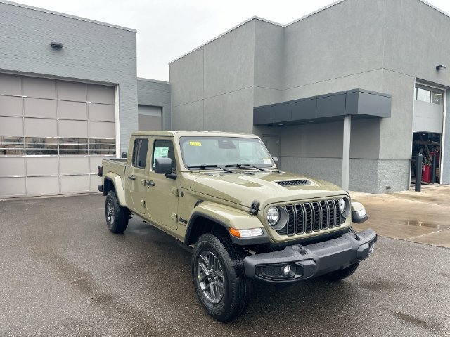New 2026 Jeep Gladiator Sport AWD/4WD image 12