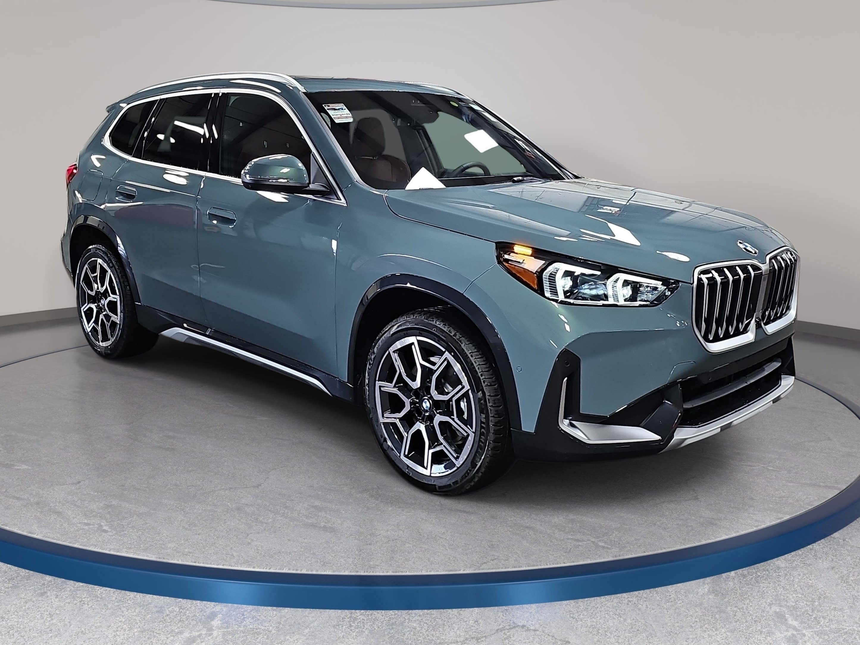 New 2026 BMW X1 xDrive28i w/ Technology Package AWD/4WD image 3