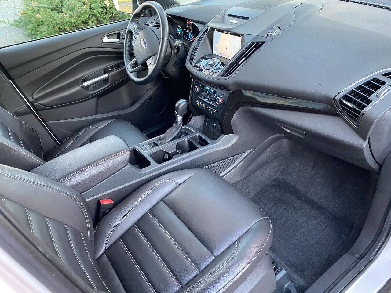 Used 2017 Ford Escape Titanium w/ Canadian Touring Package image 25