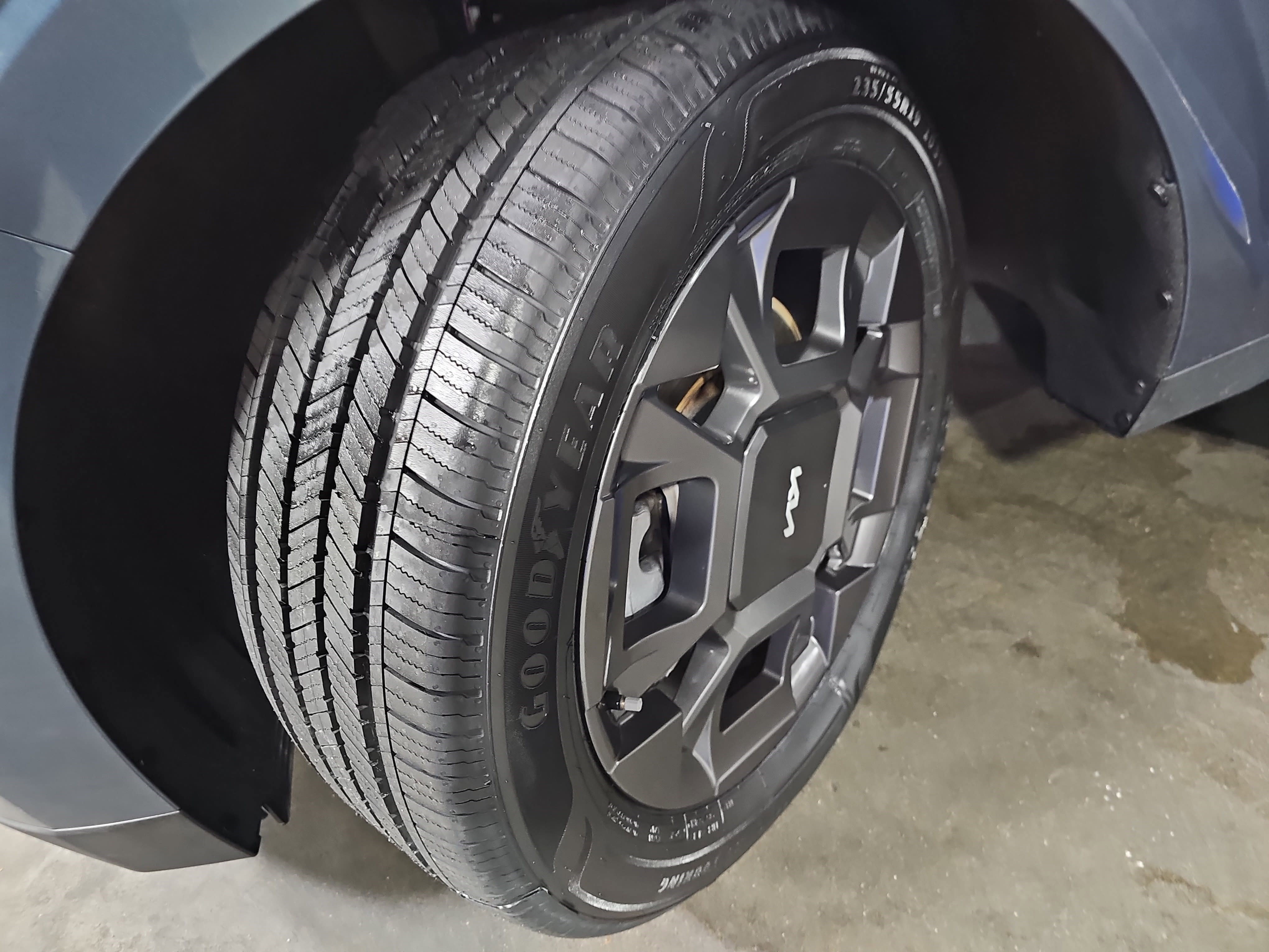 Used 2025 Kia Carnival SX image 35