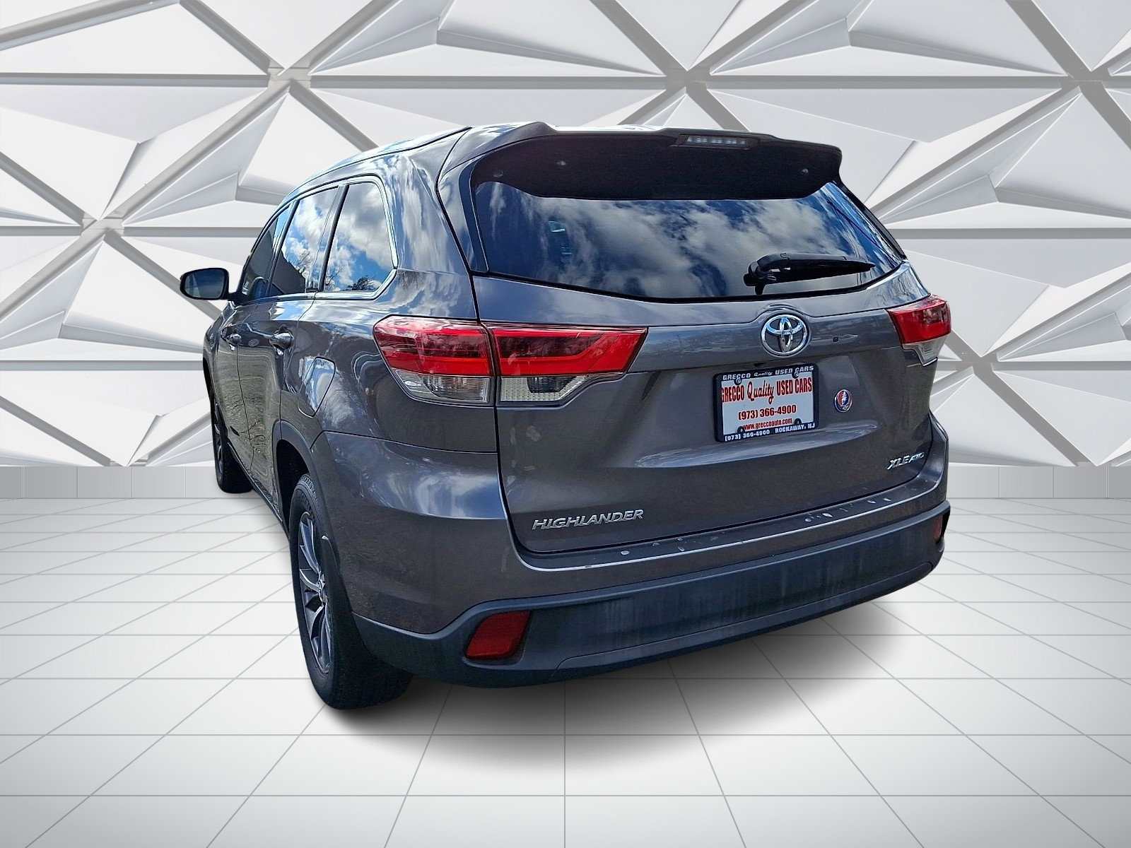 Used 2019 Toyota Highlander XLE AWD/4WD image 8