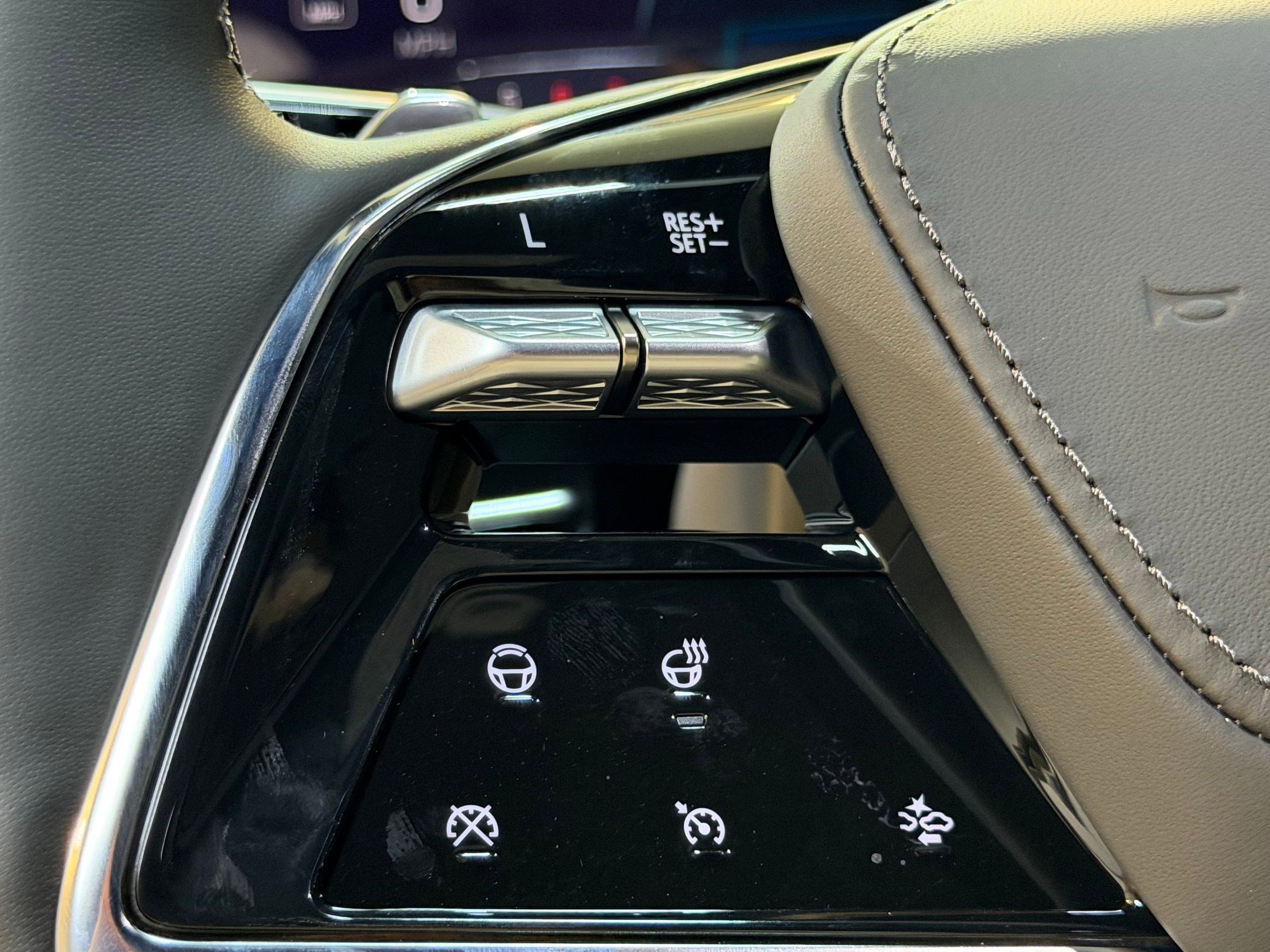 New 2026 Cadillac Escalade ESV Platinum Sport AWD/4WD image 16