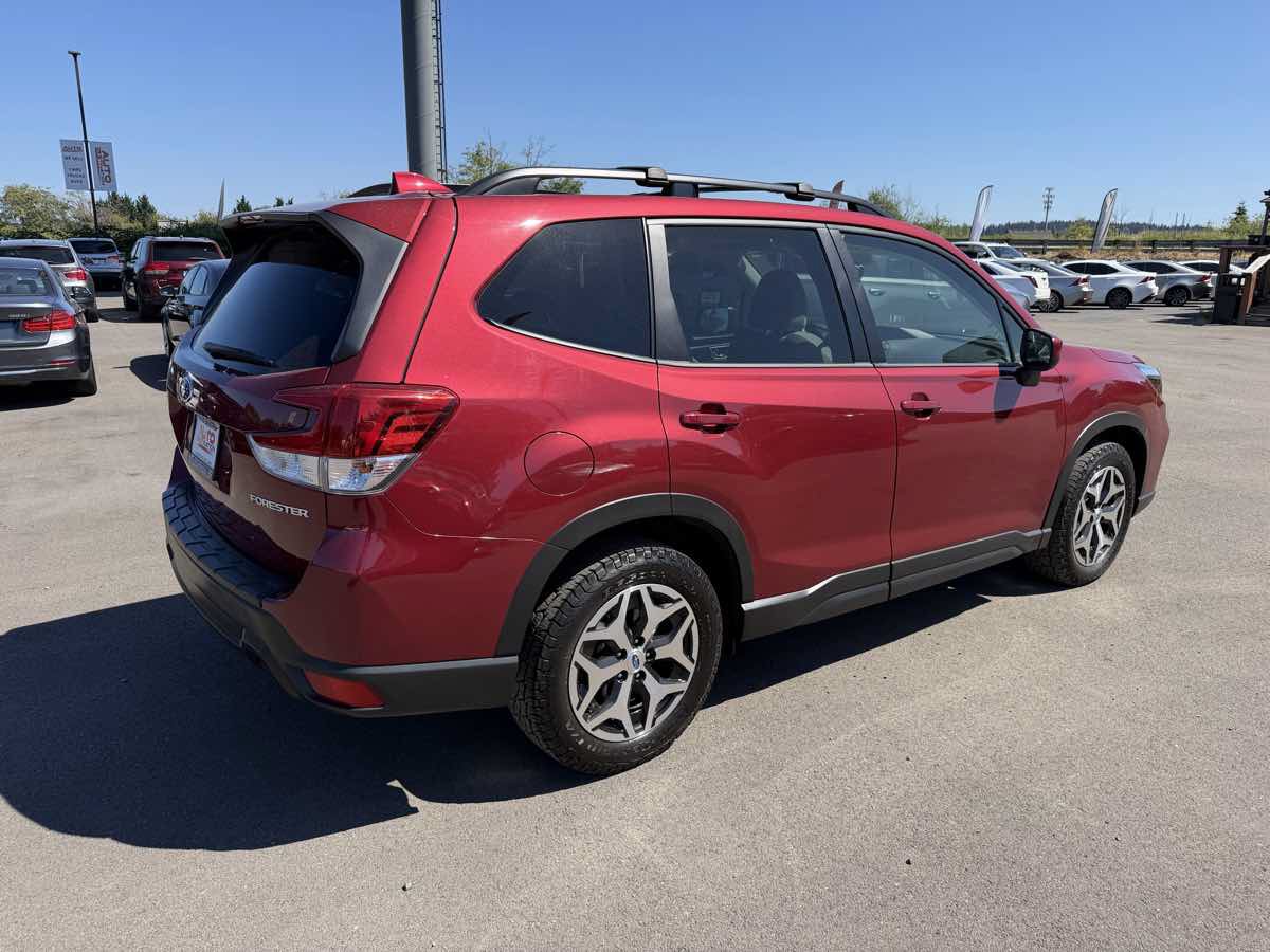 Used 2021 Subaru Forester Premium w/ Popular Package #1 AWD/4WD image 8