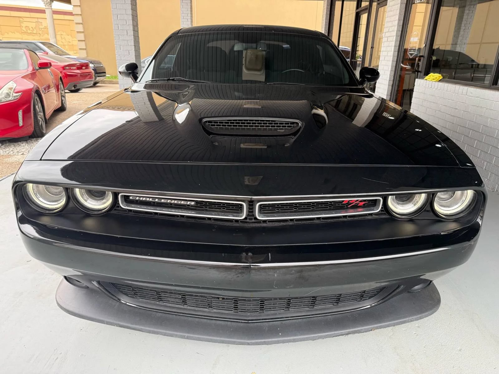 Used 2019 Dodge Challenger R/T RWD image 8