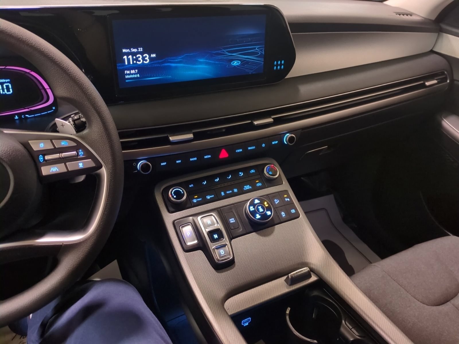 Used 2023 Hyundai Palisade SE AWD/4WD image 19