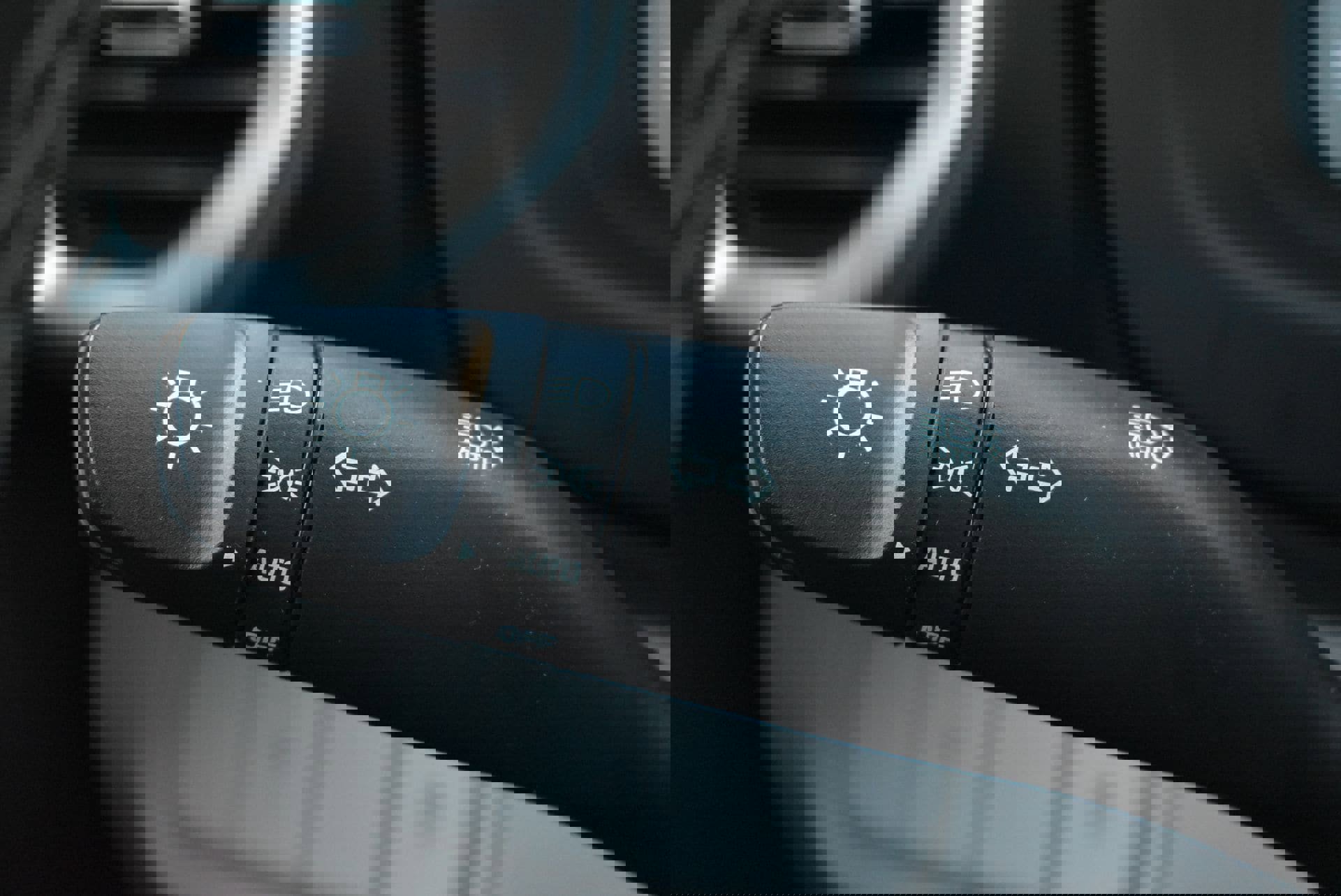 Used 2025 Hyundai Venue SEL FWD image 22