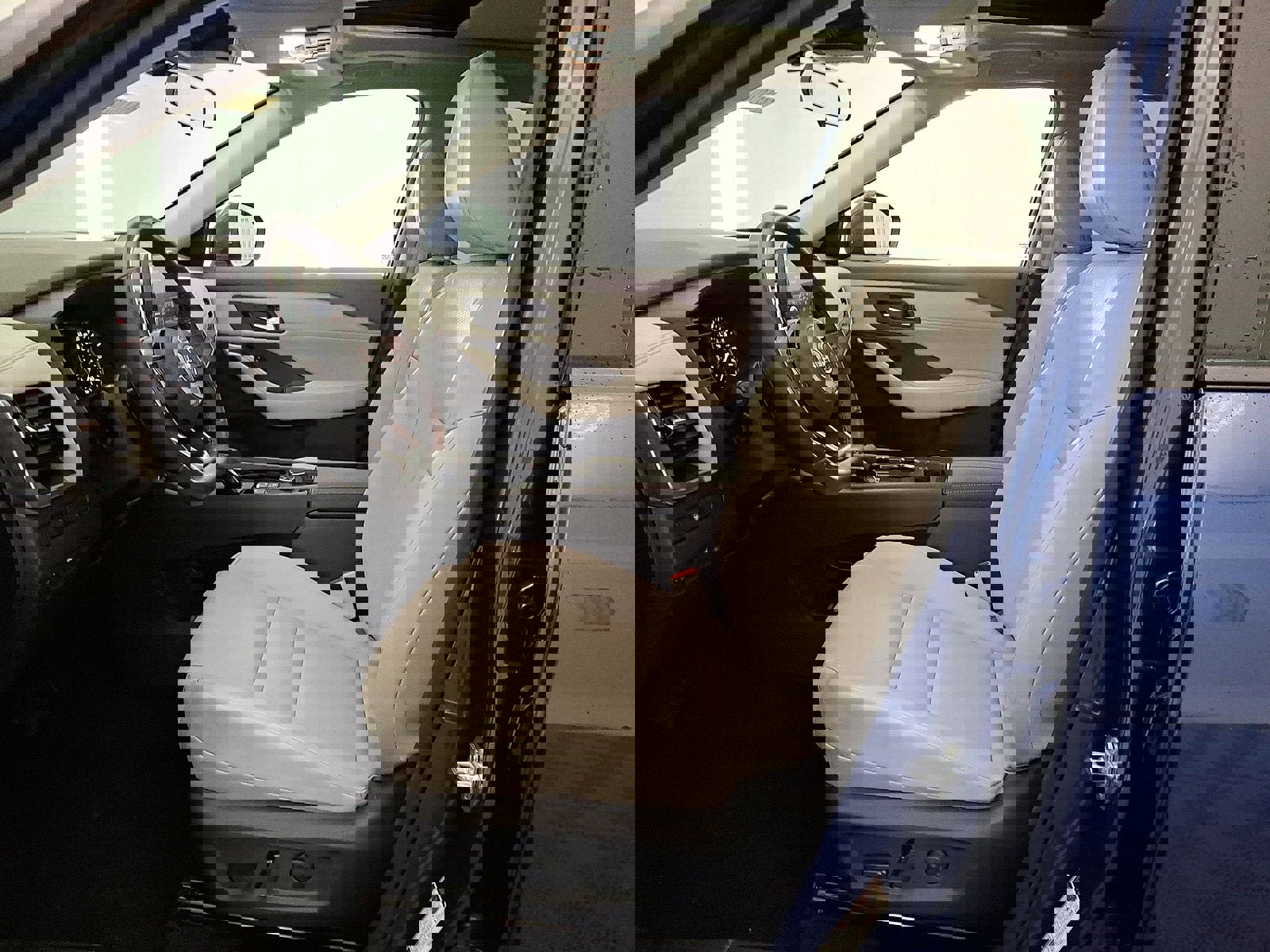 Used 2022 Nissan Rogue SV w/ SV Premium Package image 11