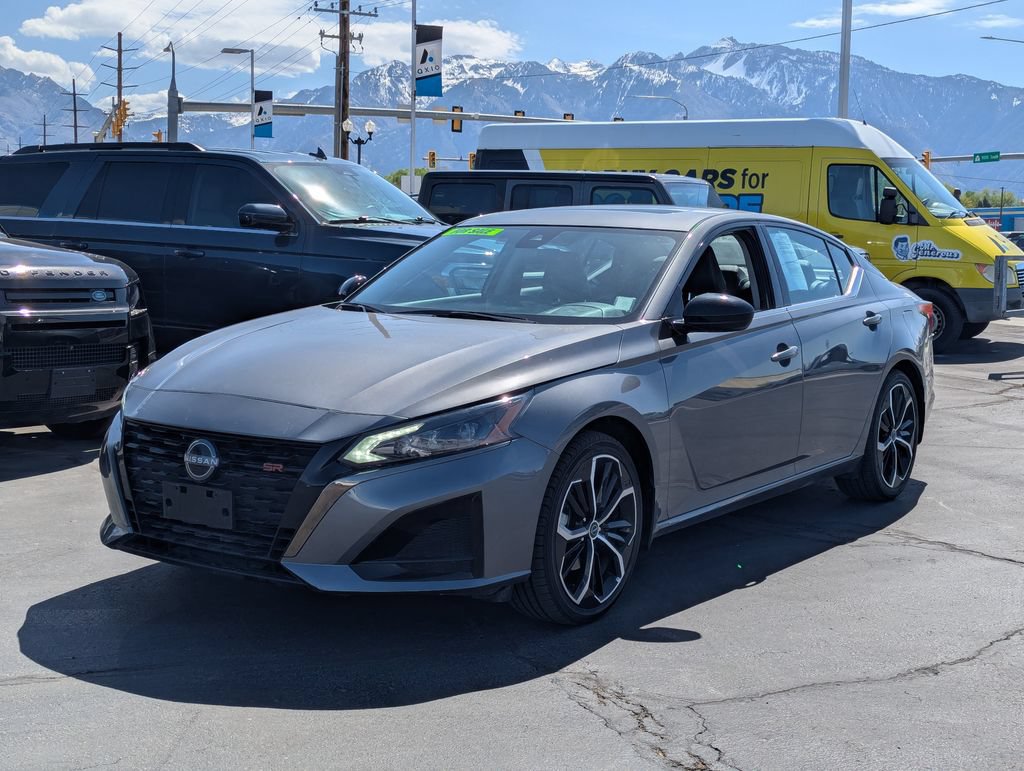 Used 2025 Nissan Altima 2.5 SR w/ SR Premium Package FWD image 9