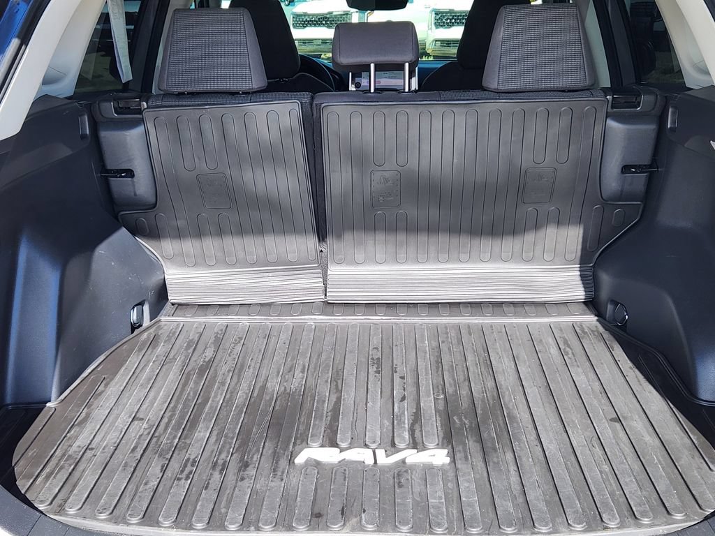 Used 2024 Toyota RAV4 LE AWD/4WD image 26