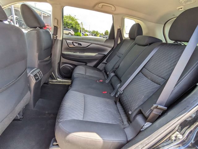 Used 2020 Nissan Rogue SV FWD image 16