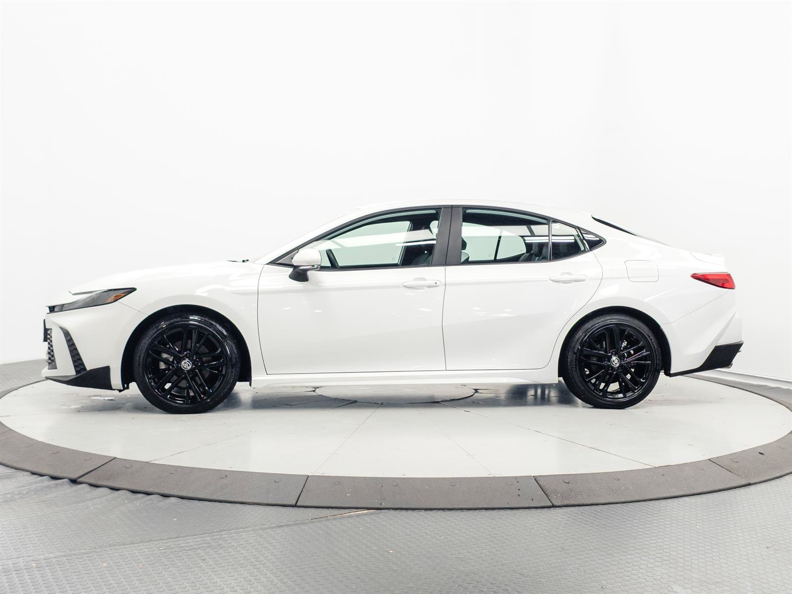 Certified 2026 Toyota Camry SE FWD image 7